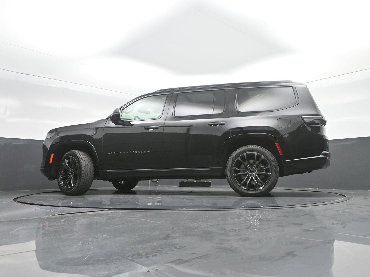 New 2026 High Gloss Black Jeep Summit Reserve image 34