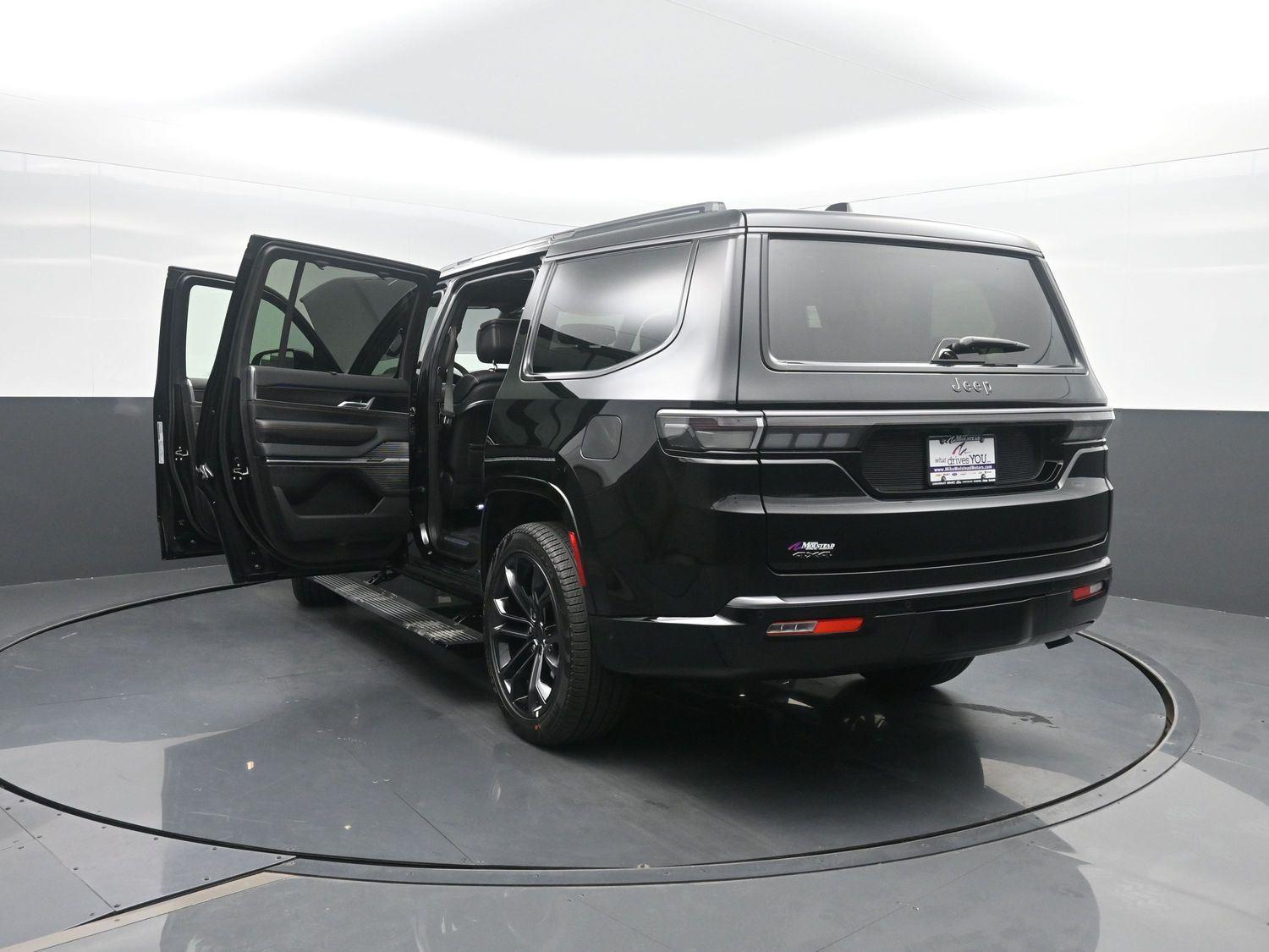 New 2026 High Gloss Black Jeep Summit Reserve image 47