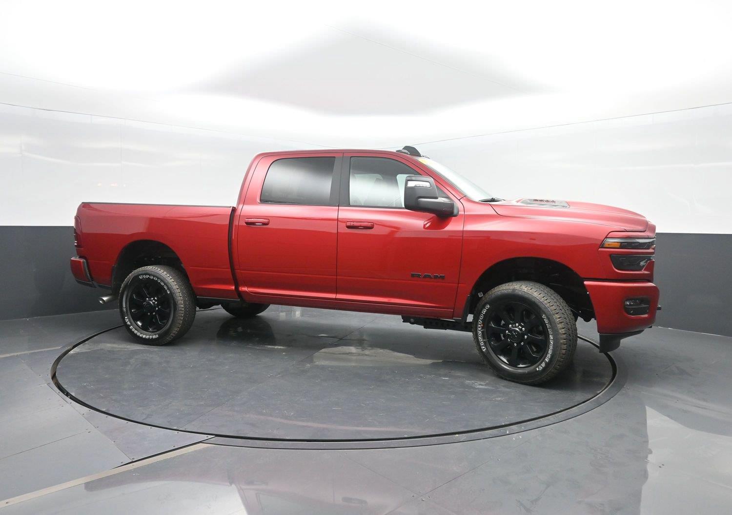 New 2026 Molten Red Pearlcoat Ram Laramie image 3