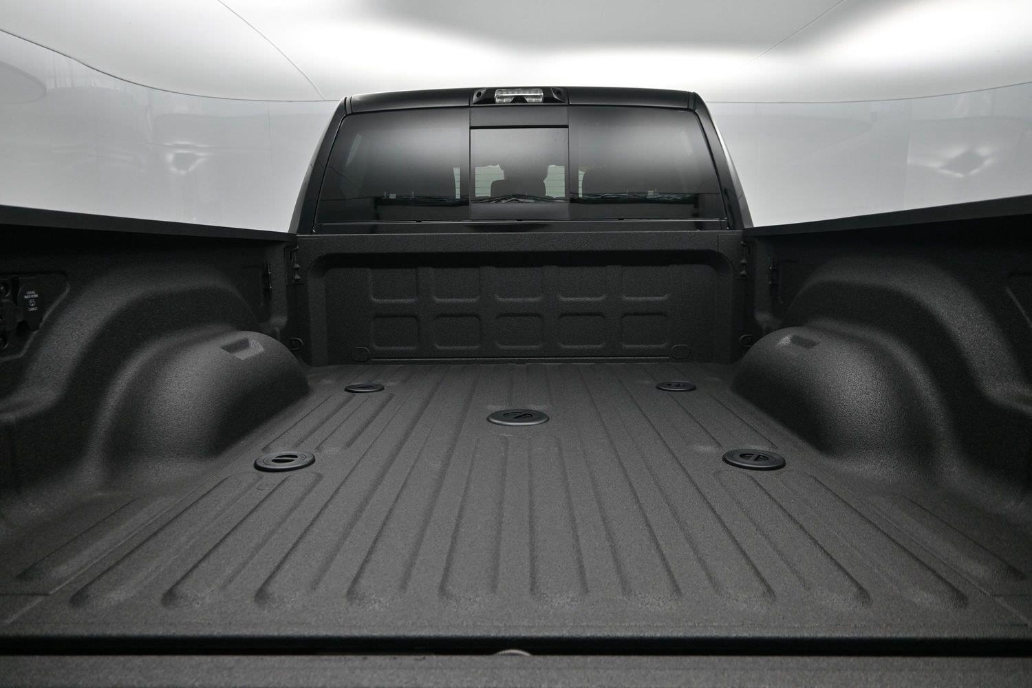 New 2026 Diamond Black Crystal Pearlcoat Ram Laramie image 19