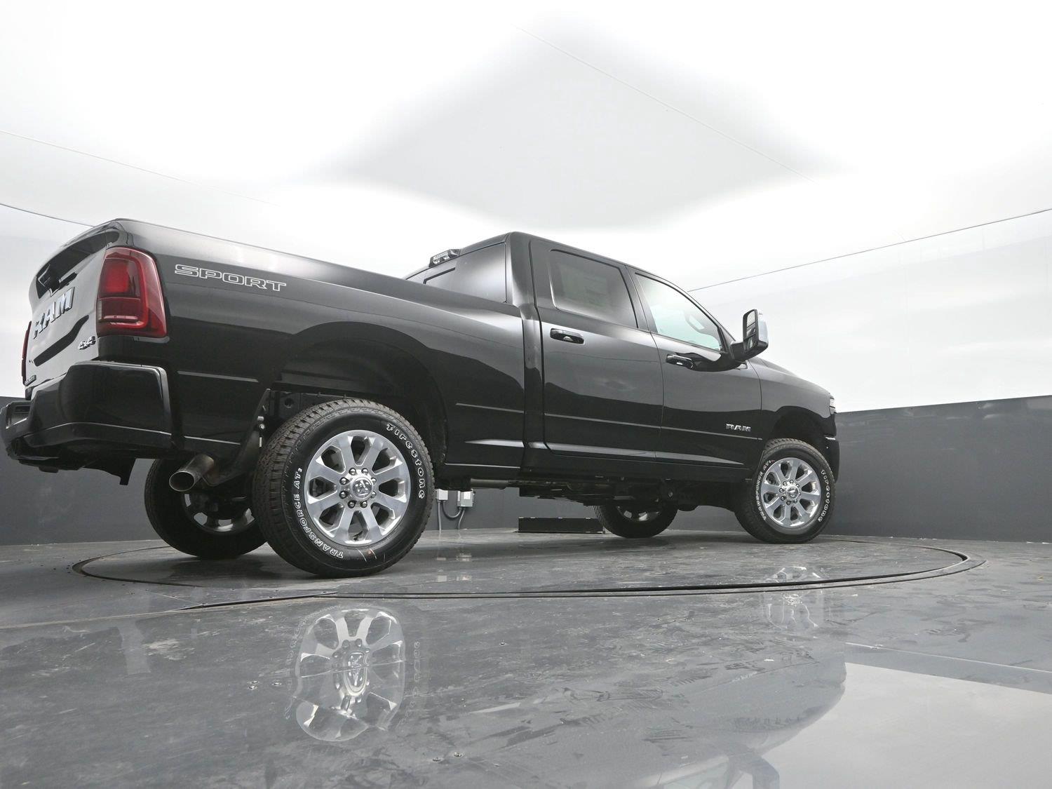 New 2026 Diamond Black Crystal Pearlcoat Ram Laramie image 40