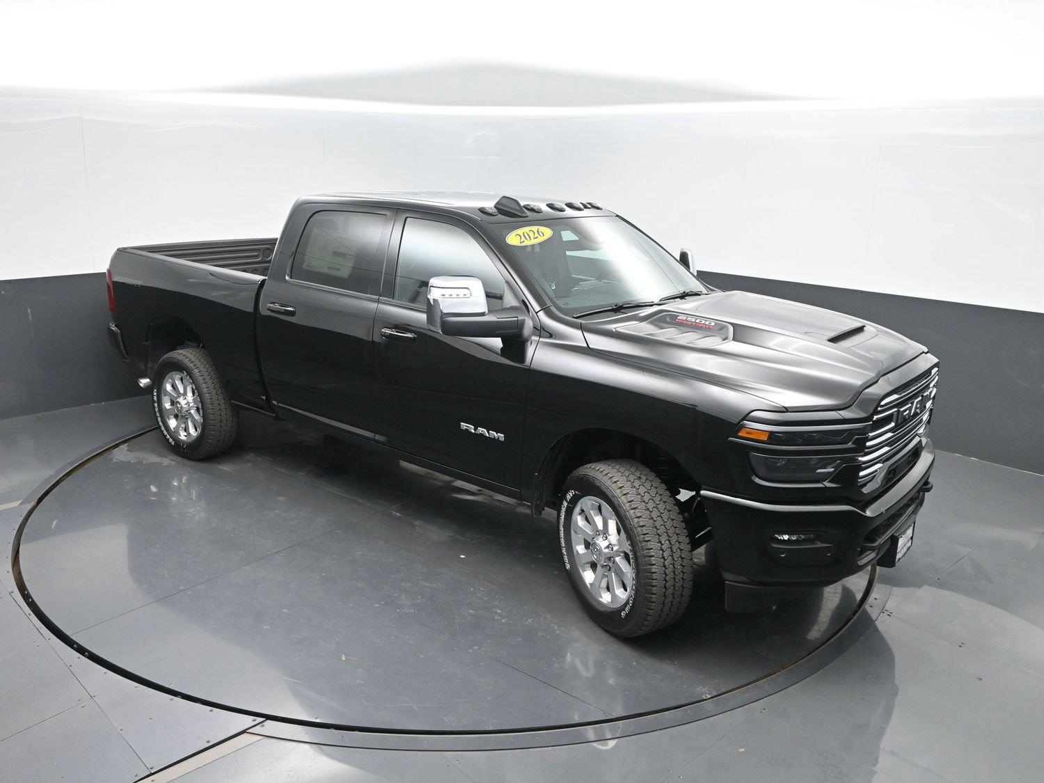New 2026 Diamond Black Crystal Pearlcoat Ram Laramie image 45