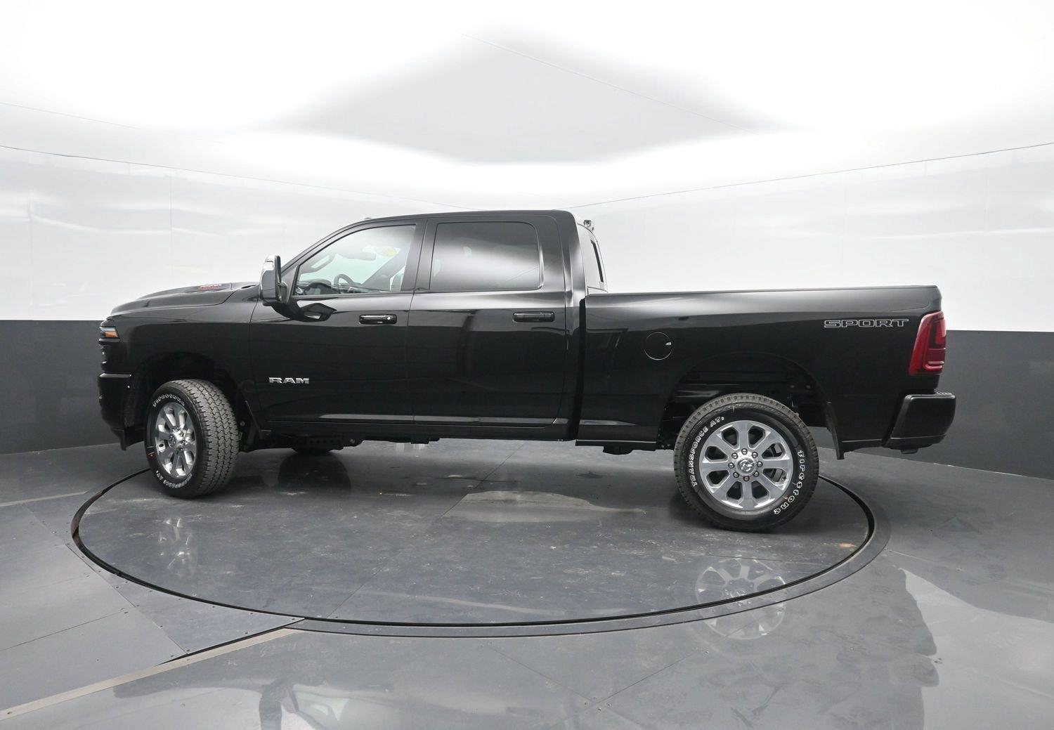 New 2026 Diamond Black Crystal Pearlcoat Ram Laramie image 46
