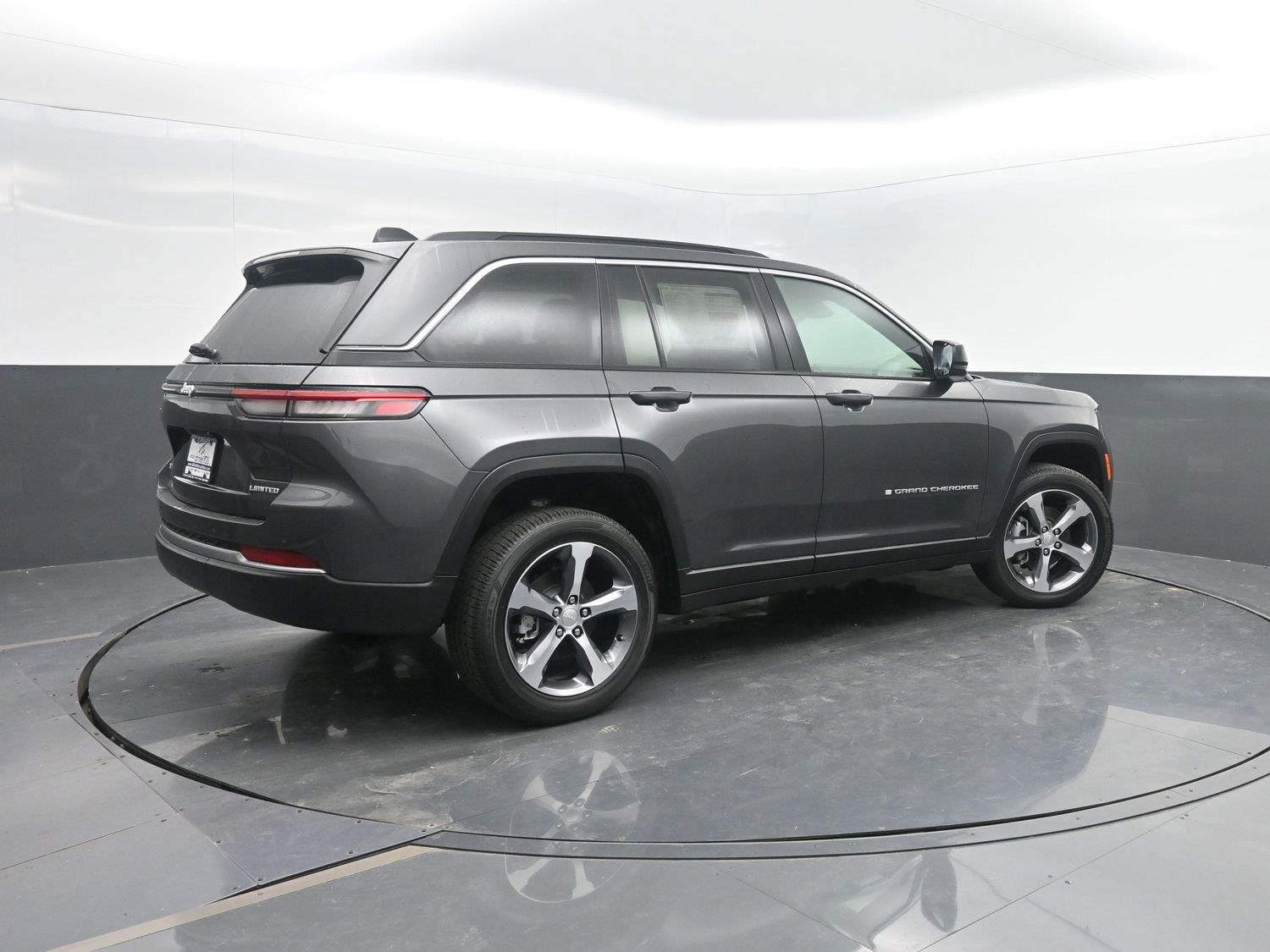 New 2026 Baltic Gray Metallic Clearcoat Jeep Limited image 2