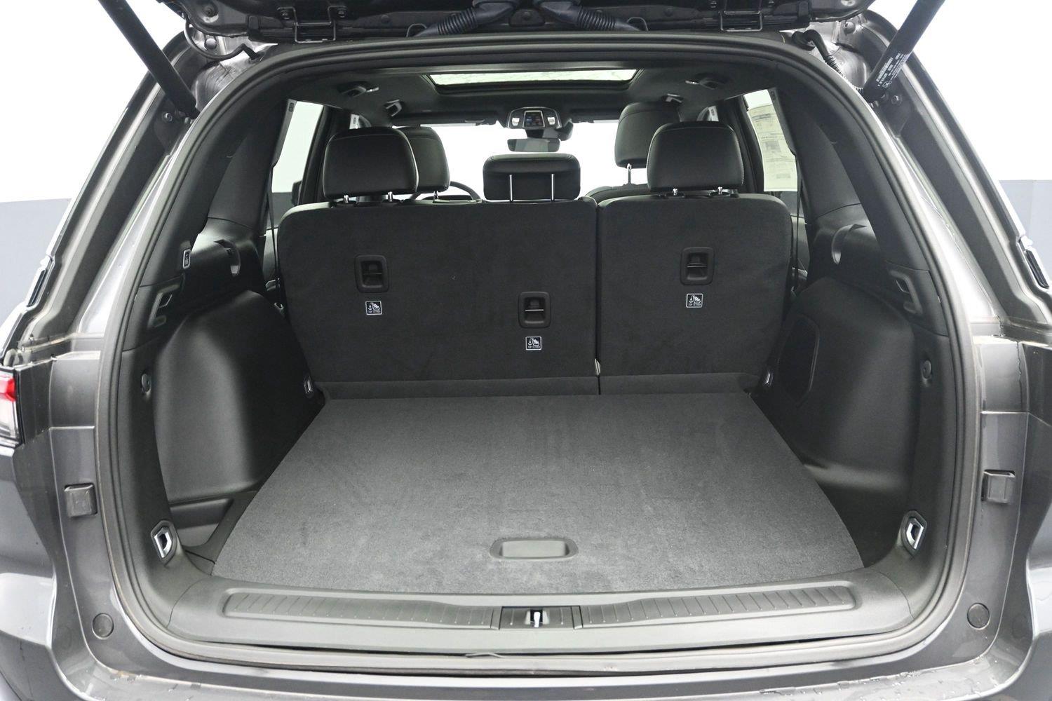 New 2026 Baltic Gray Metallic Clearcoat Jeep Limited image 15
