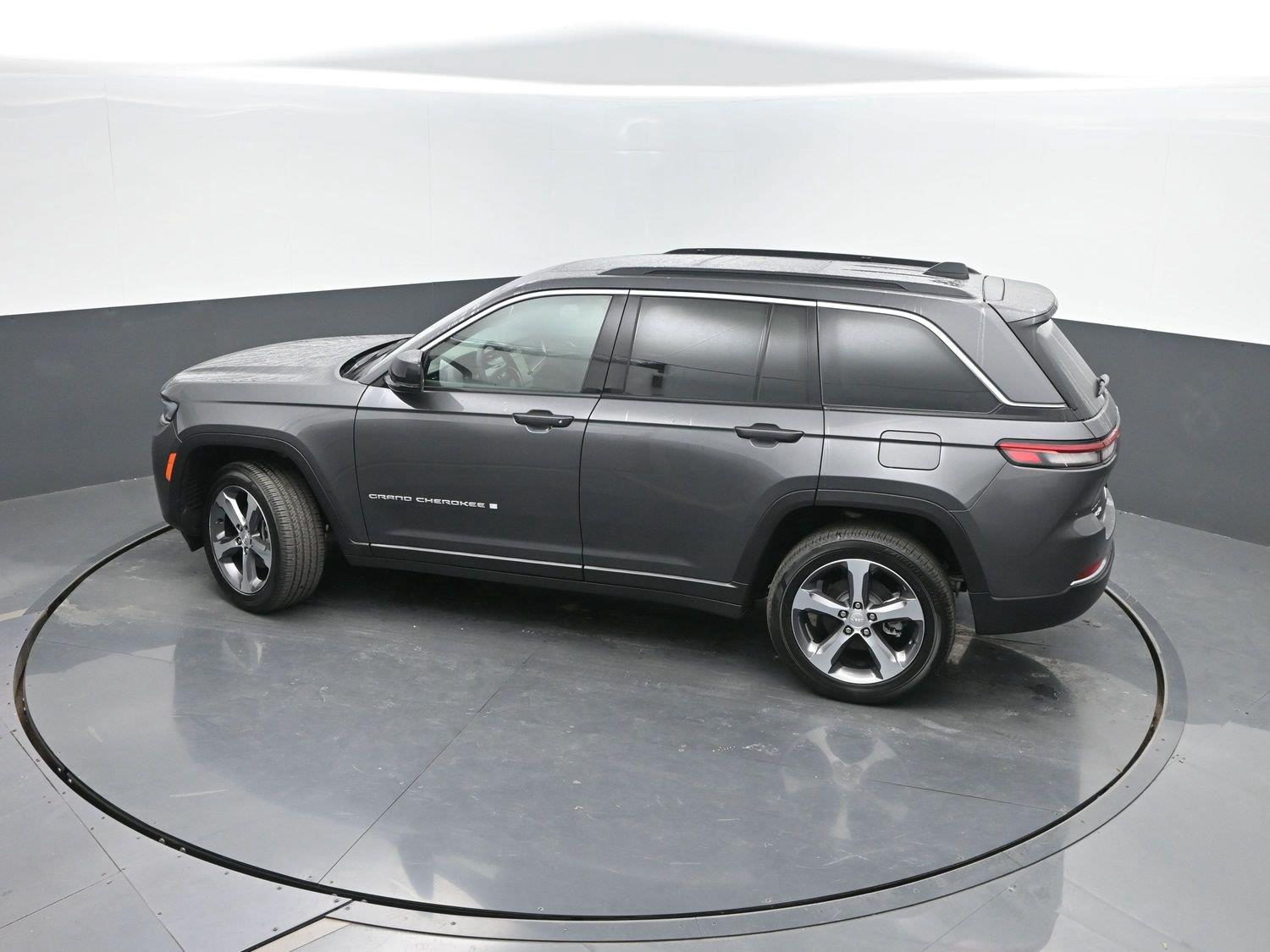 New 2026 Baltic Gray Metallic Clearcoat Jeep Limited image 37
