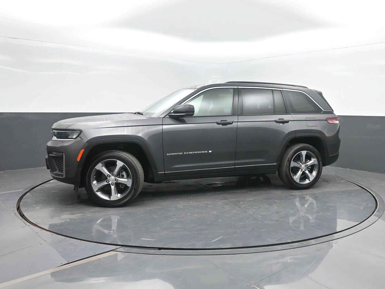 New 2026 Baltic Gray Metallic Clearcoat Jeep Limited image 41
