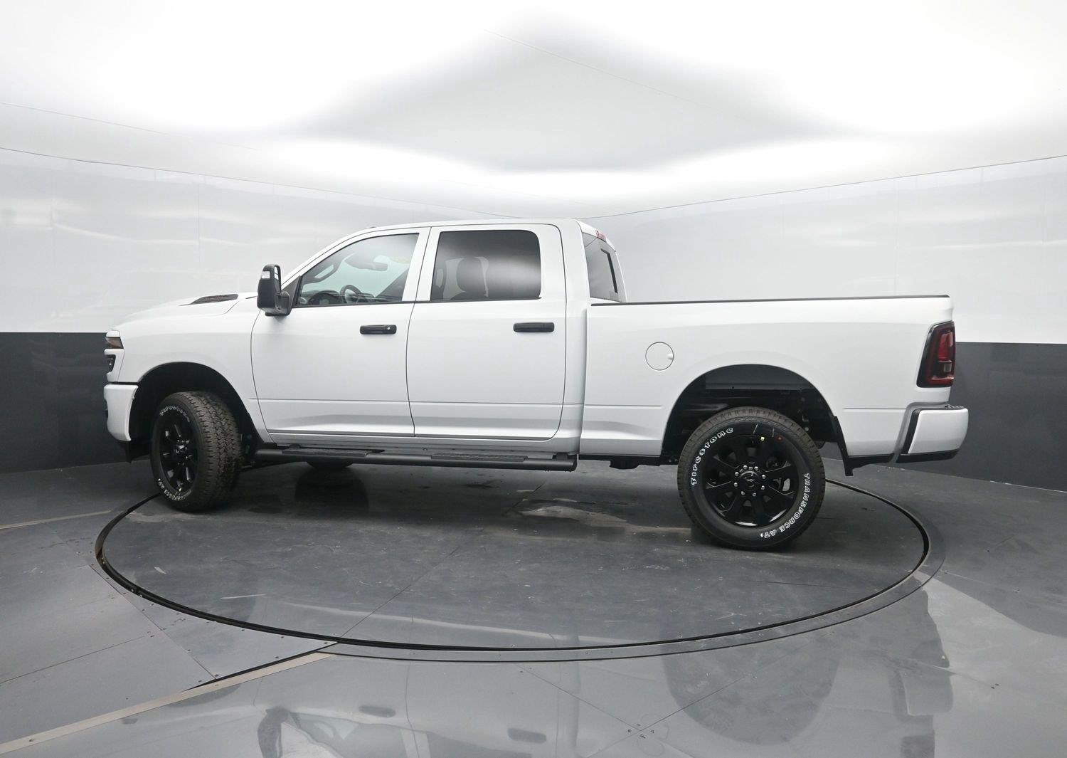 New 2026 Bright White Clearcoat Ram Tradesman image 36