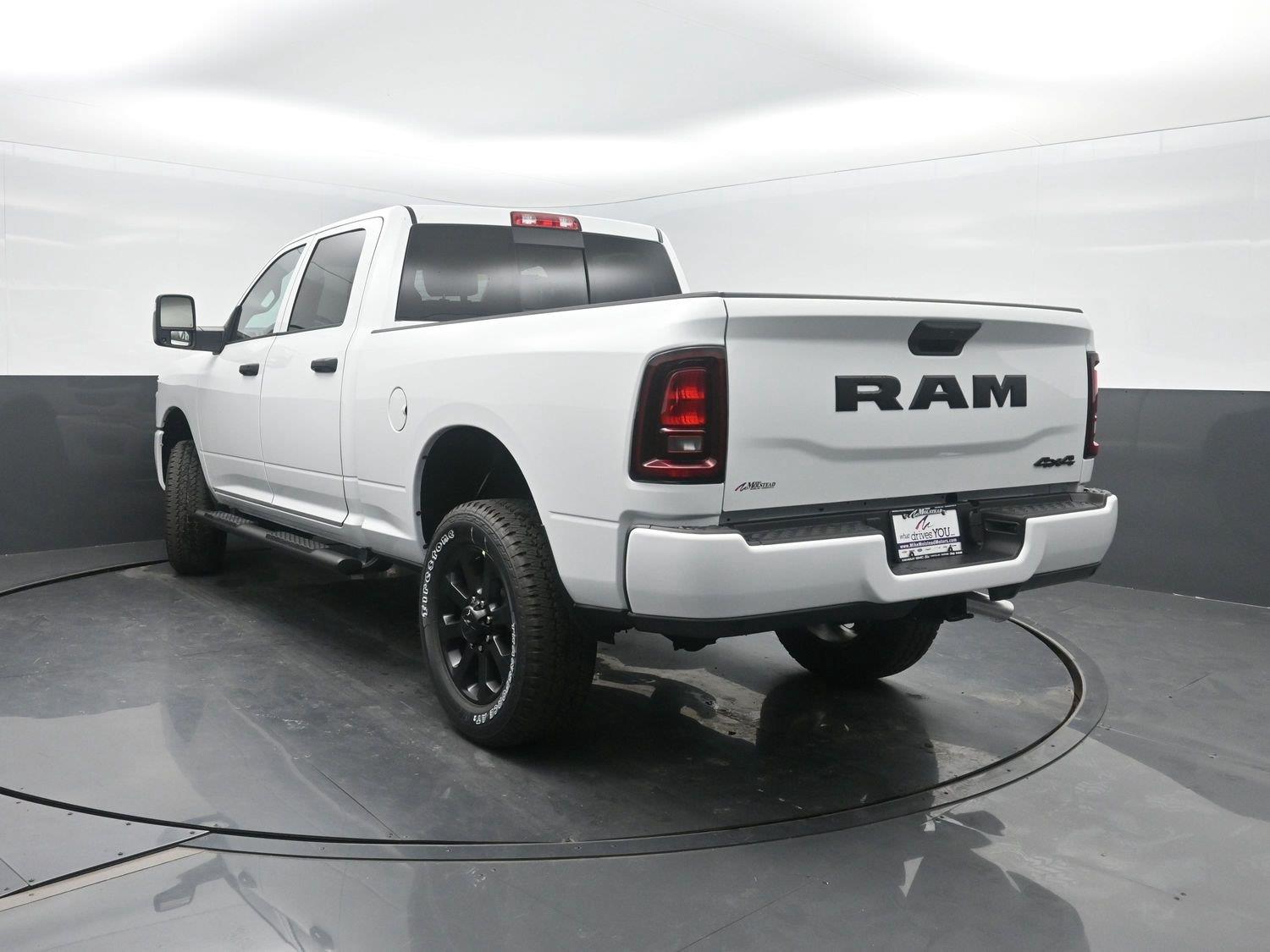 New 2026 Bright White Clearcoat Ram Tradesman image 39