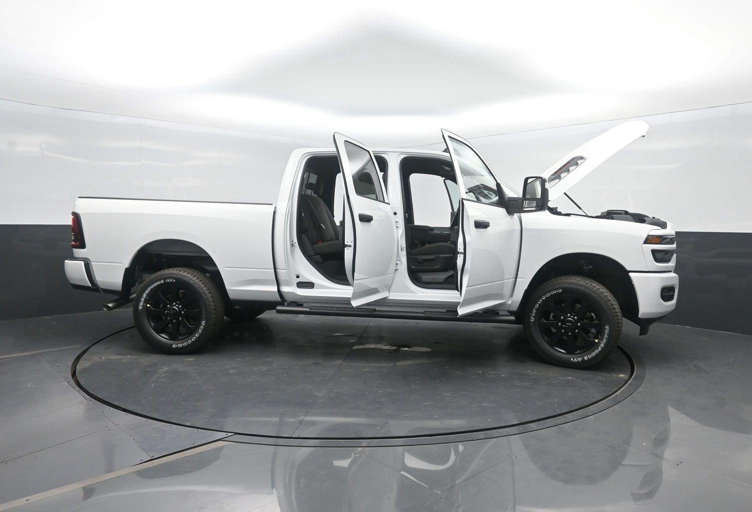New 2026 Bright White Clearcoat Ram Tradesman image 43