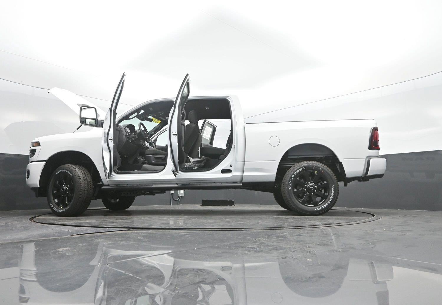 New 2026 Bright White Clearcoat Ram Tradesman image 46