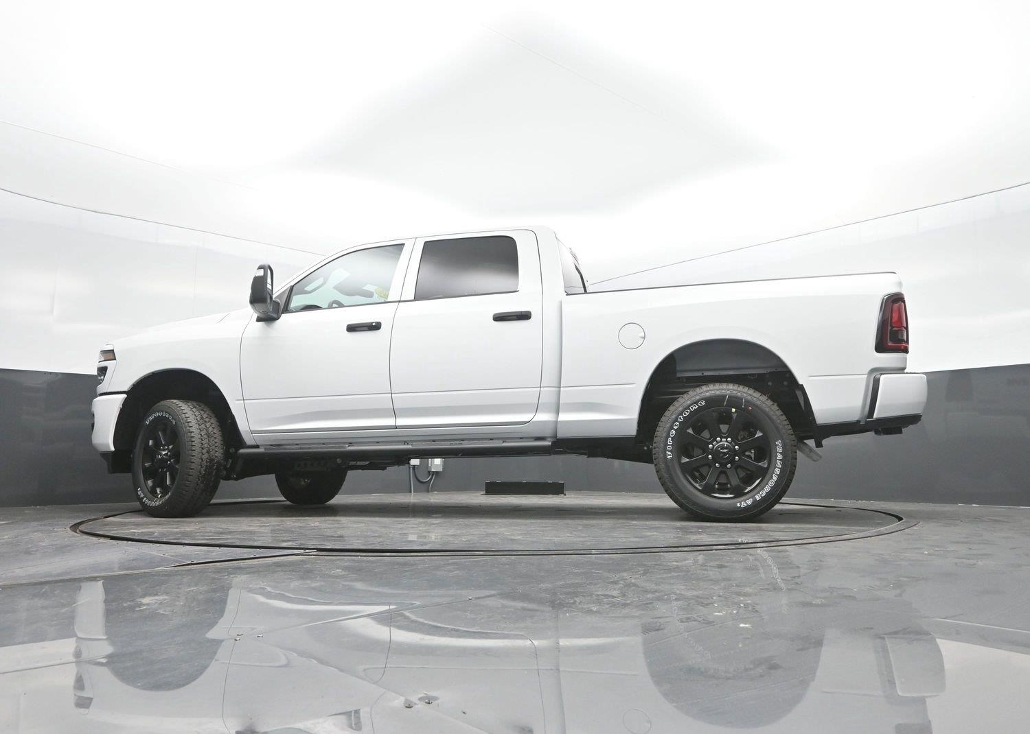 New 2026 Bright White Clearcoat Ram Tradesman image 29