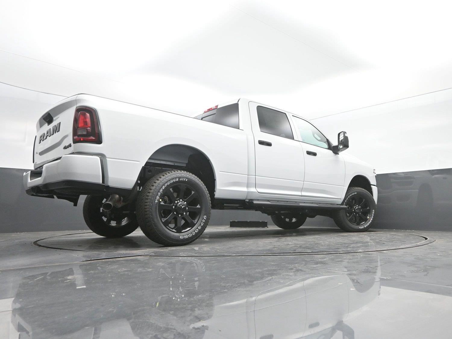 New 2026 Bright White Clearcoat Ram Tradesman image 30