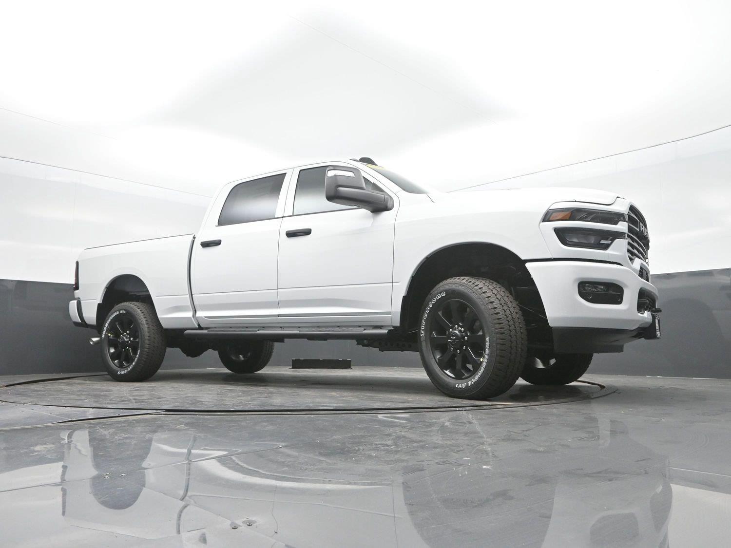 New 2026 Bright White Clearcoat Ram Tradesman image 31