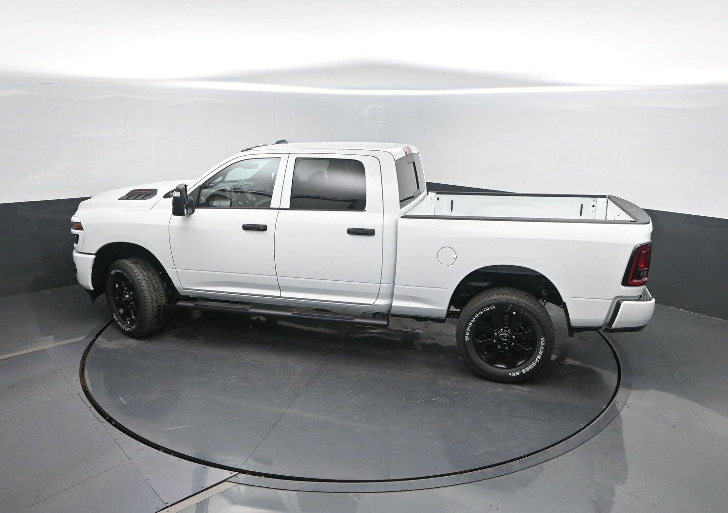New 2026 Bright White Clearcoat Ram Tradesman image 33