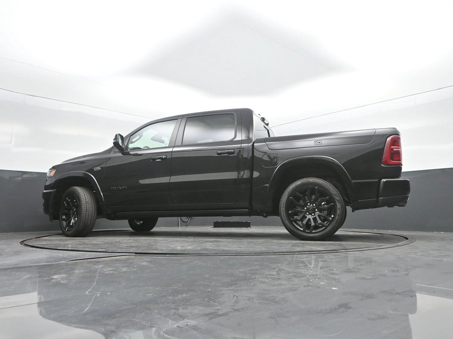 New 2027 Diamond Black Crystal Pearlcoat Ram Limited image 40