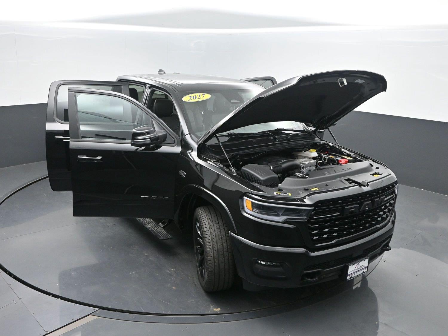 New 2027 Diamond Black Crystal Pearlcoat Ram Limited image 52
