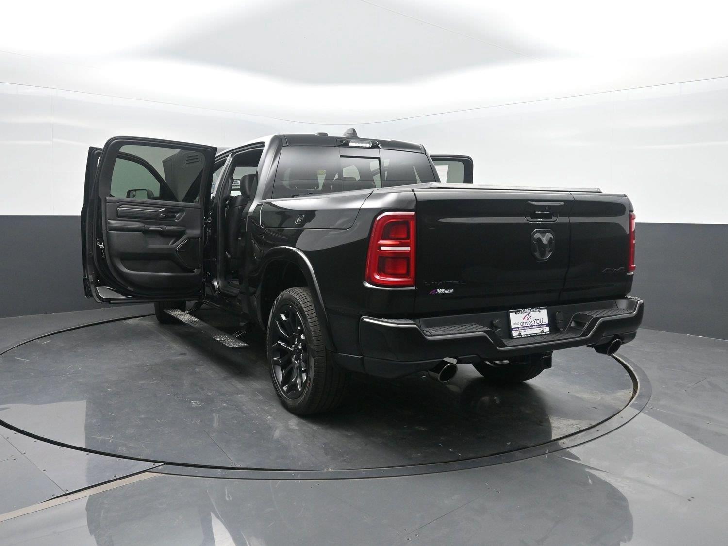 New 2027 Diamond Black Crystal Pearlcoat Ram Limited image 53