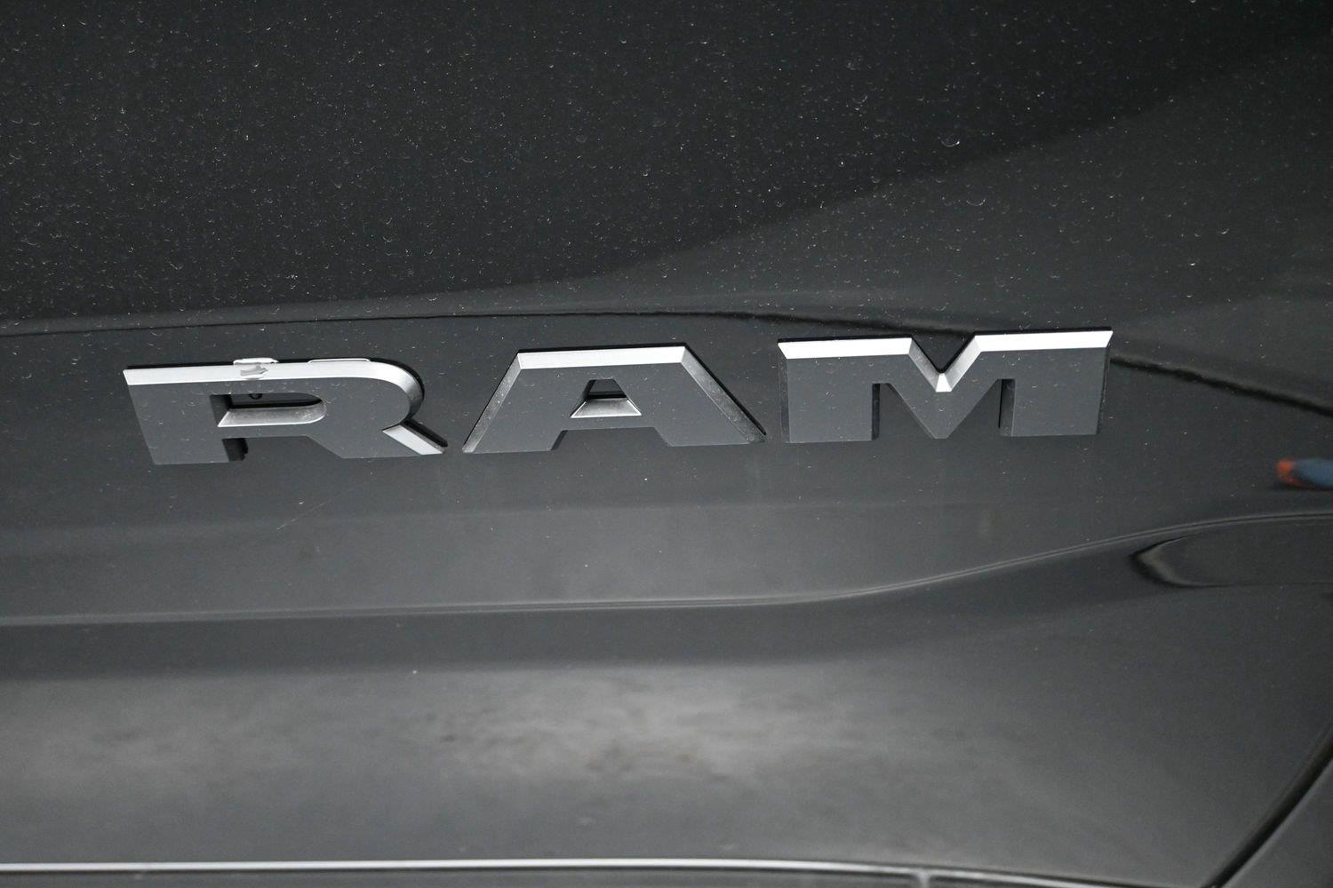 New 2027 Diamond Black Crystal Pearlcoat Ram Limited image 7