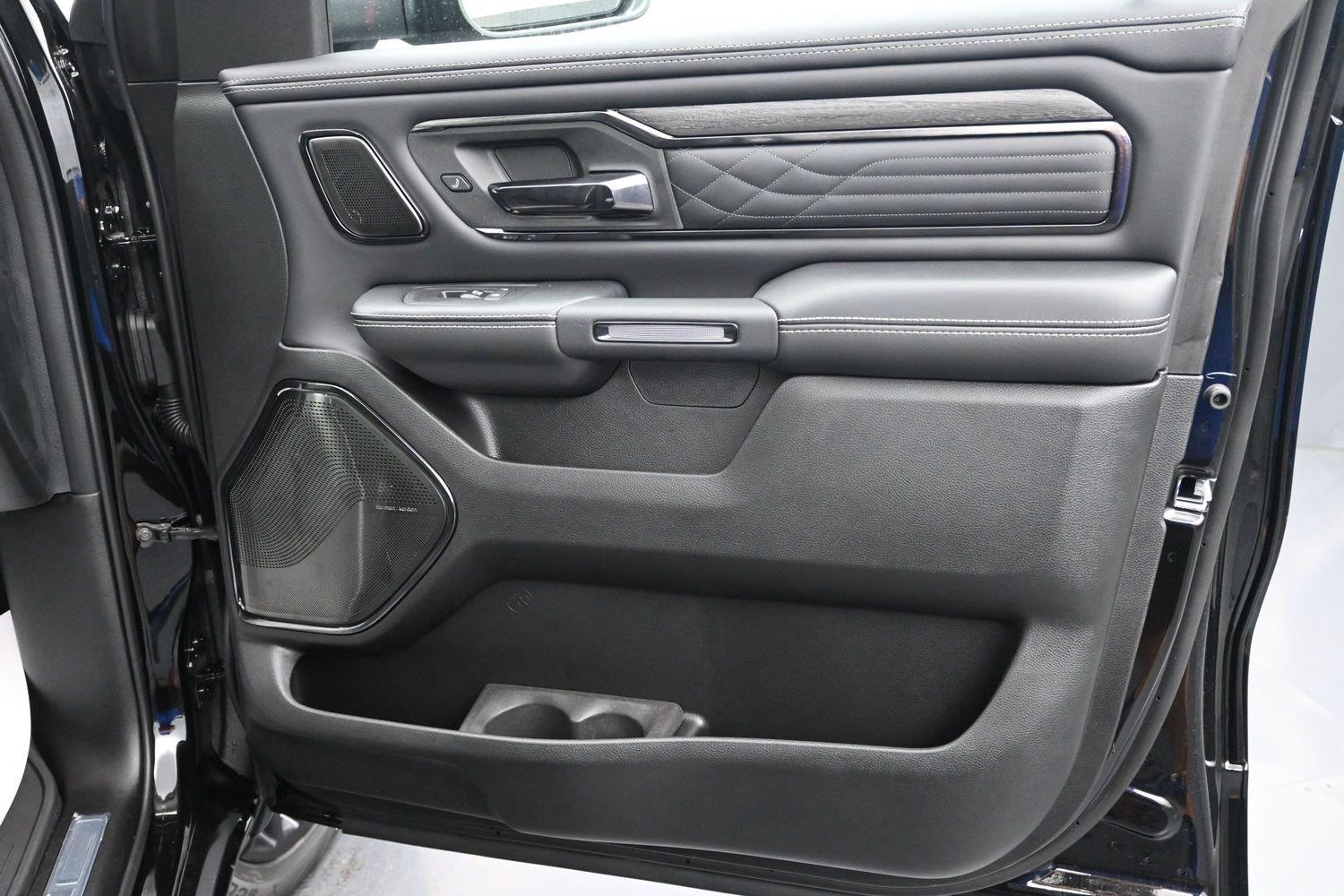 New 2027 Diamond Black Crystal Pearlcoat Ram Limited image 8