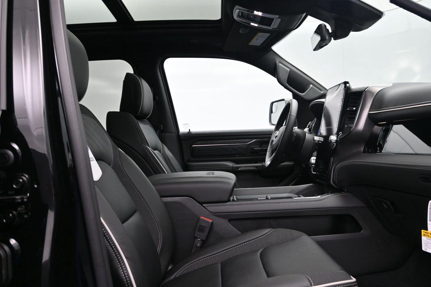 New 2027 Diamond Black Crystal Pearlcoat Ram Limited image 11