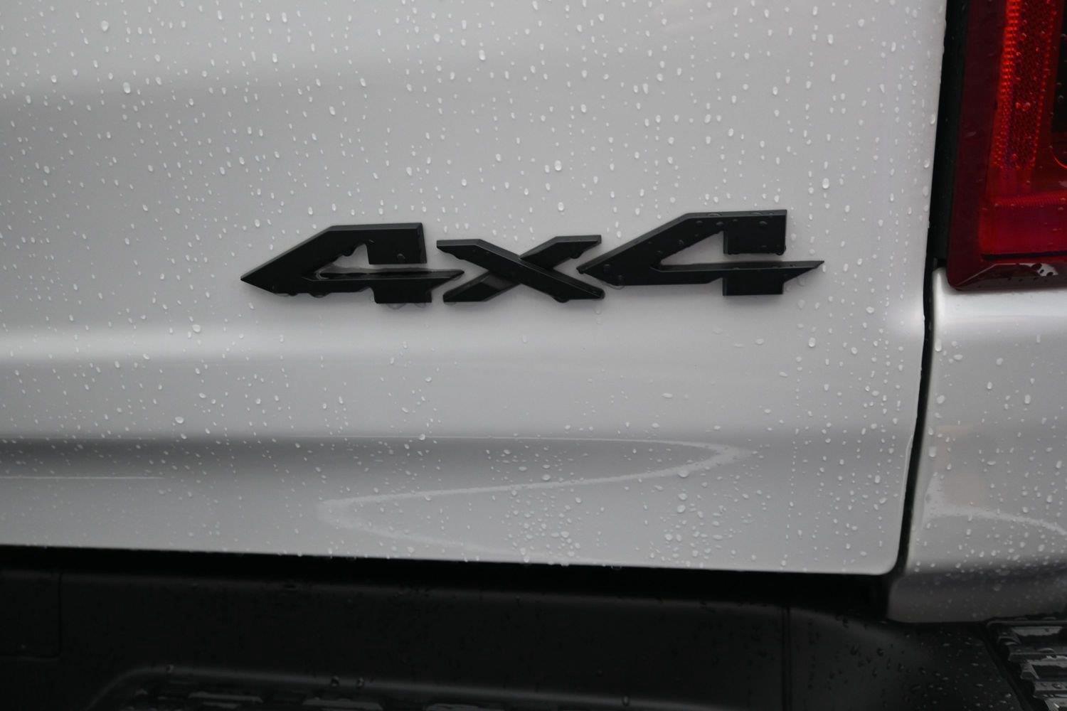 New 2027 Ivory White Tri-Coat Pearlcoat Ram Limited image 18