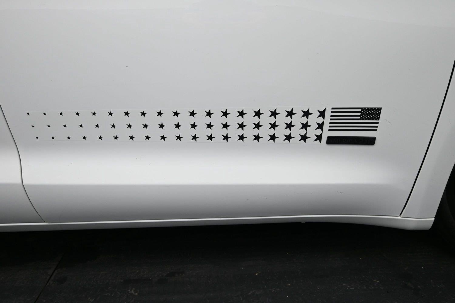New 2027 Bright White Clearcoat Chrysler Select image 6