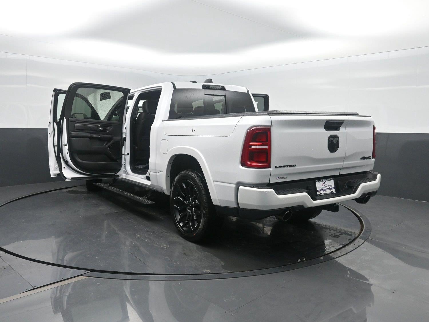 New 2027 Ivory White Tri-Coat Pearlcoat Ram Limited image 53