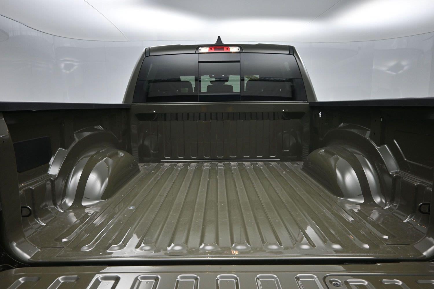 New 2026 Serrano Green Metallic Ram Laramie image 18