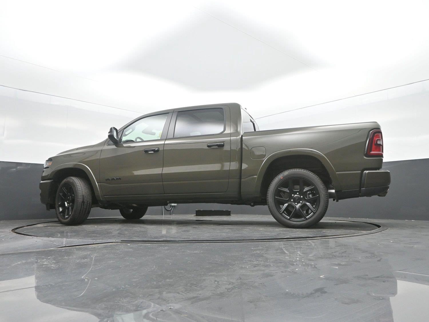 New 2026 Serrano Green Metallic Ram Laramie image 38