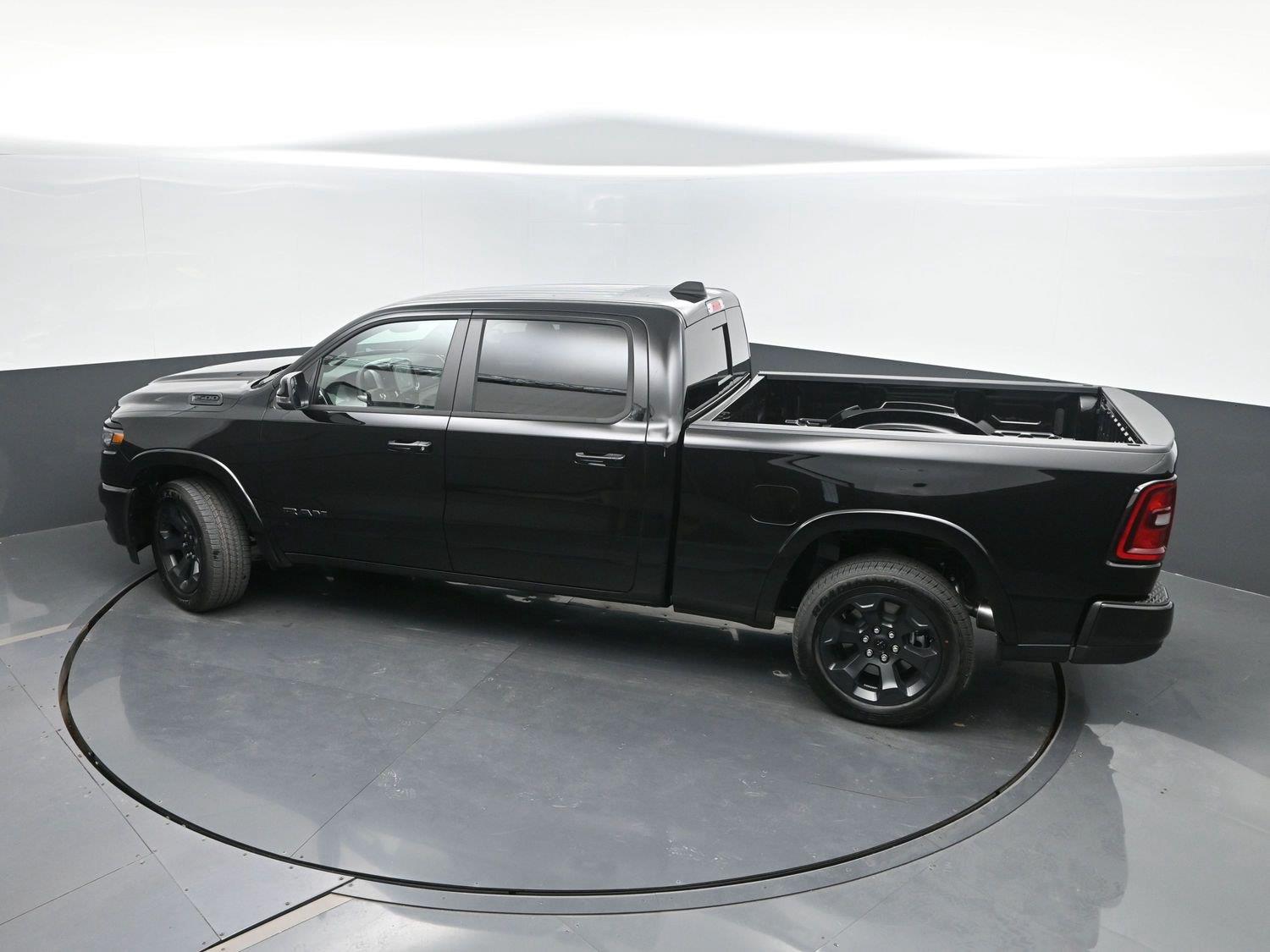 New 2027 Diamond Black Crystal Pearlcoat Ram Big Horn image 38