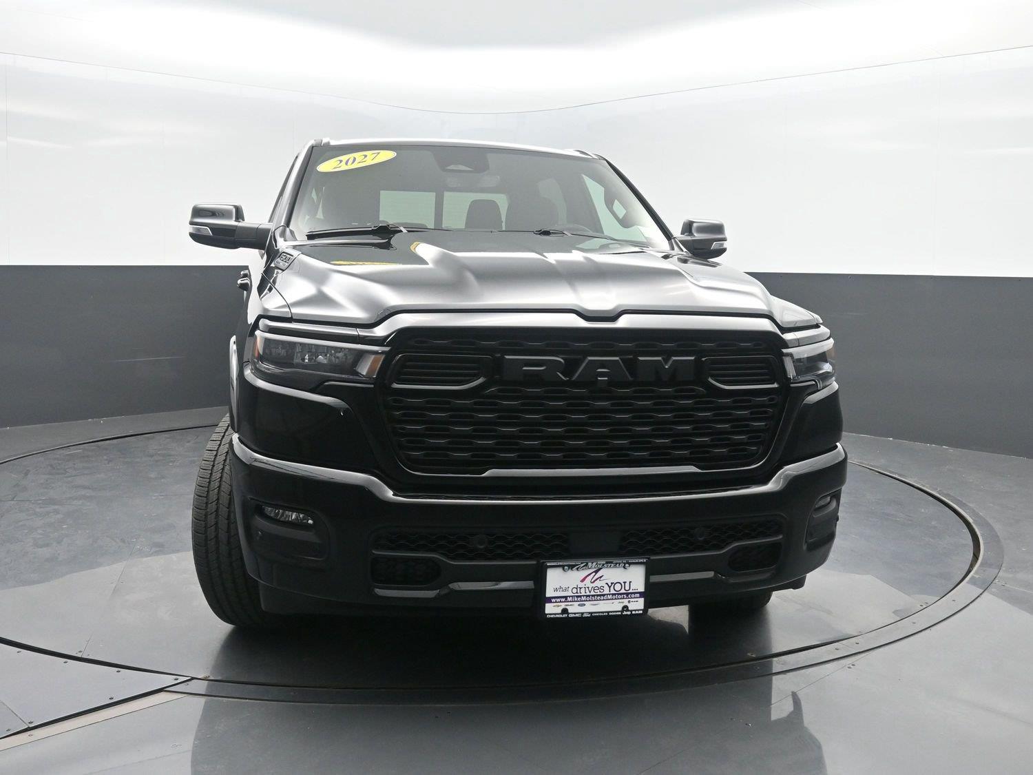 New 2027 Diamond Black Crystal Pearlcoat Ram Big Horn image 43