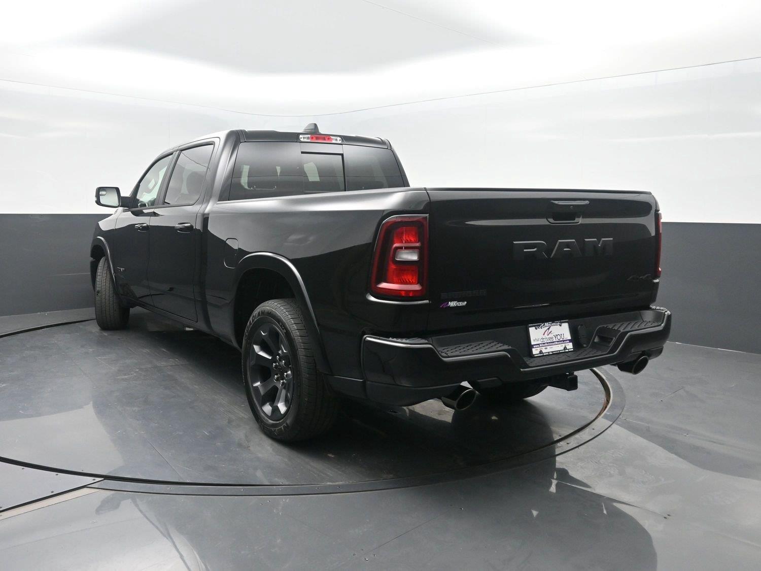New 2027 Diamond Black Crystal Pearlcoat Ram Big Horn image 44