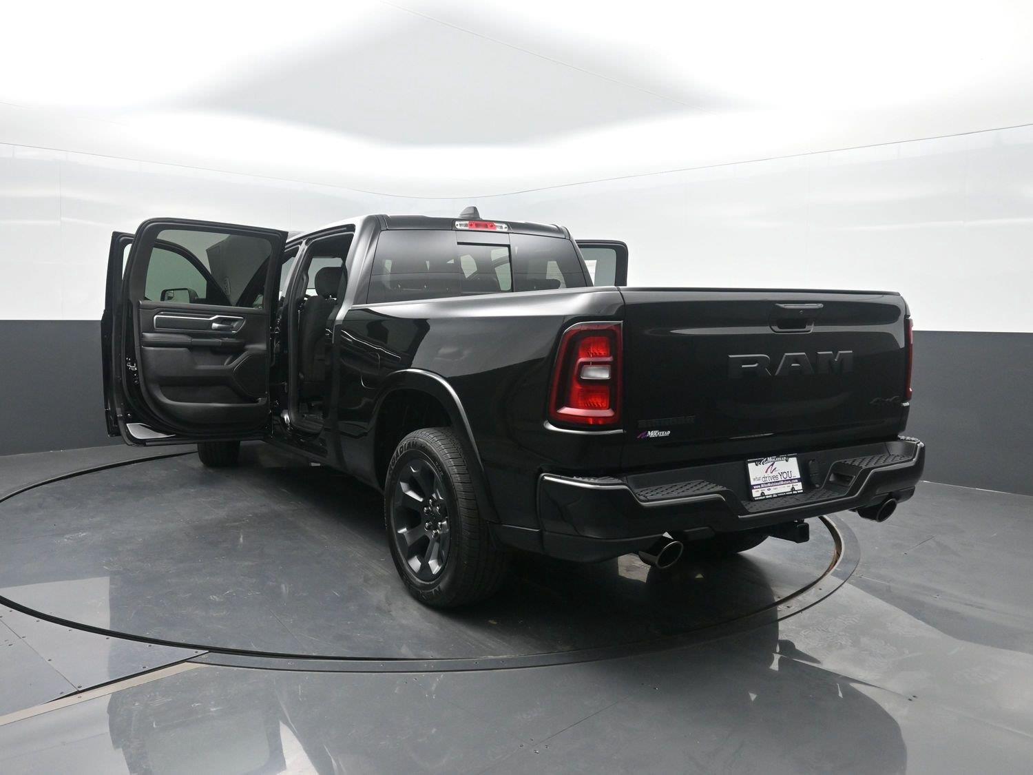 New 2027 Diamond Black Crystal Pearlcoat Ram Big Horn image 47