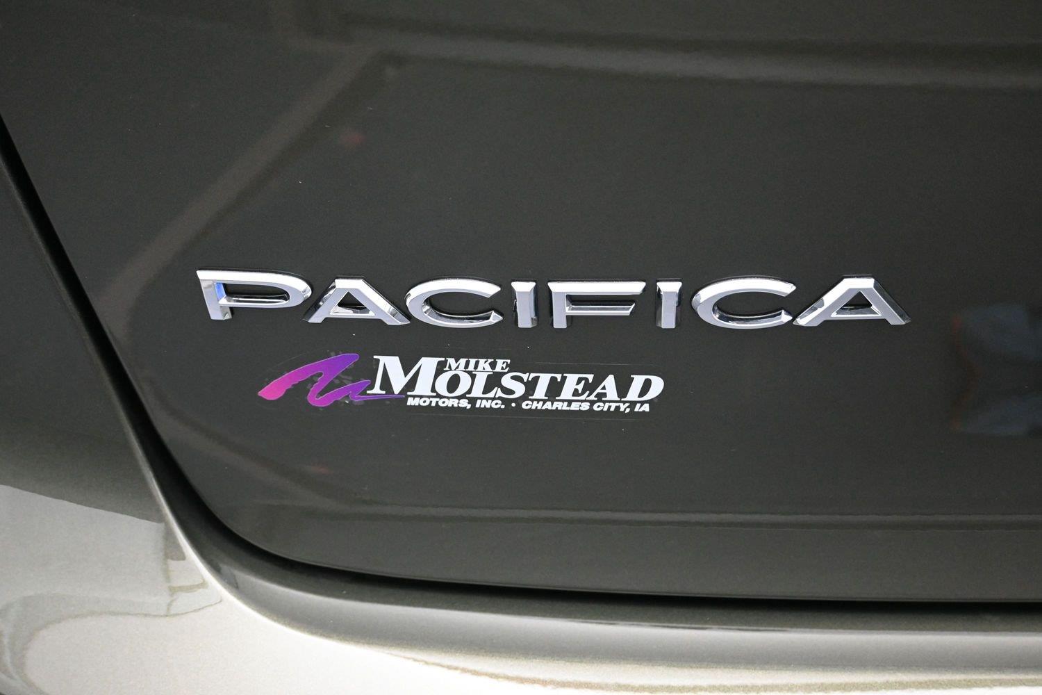 New 2027 Olive Green Pearlcoat Chrysler Select image 13