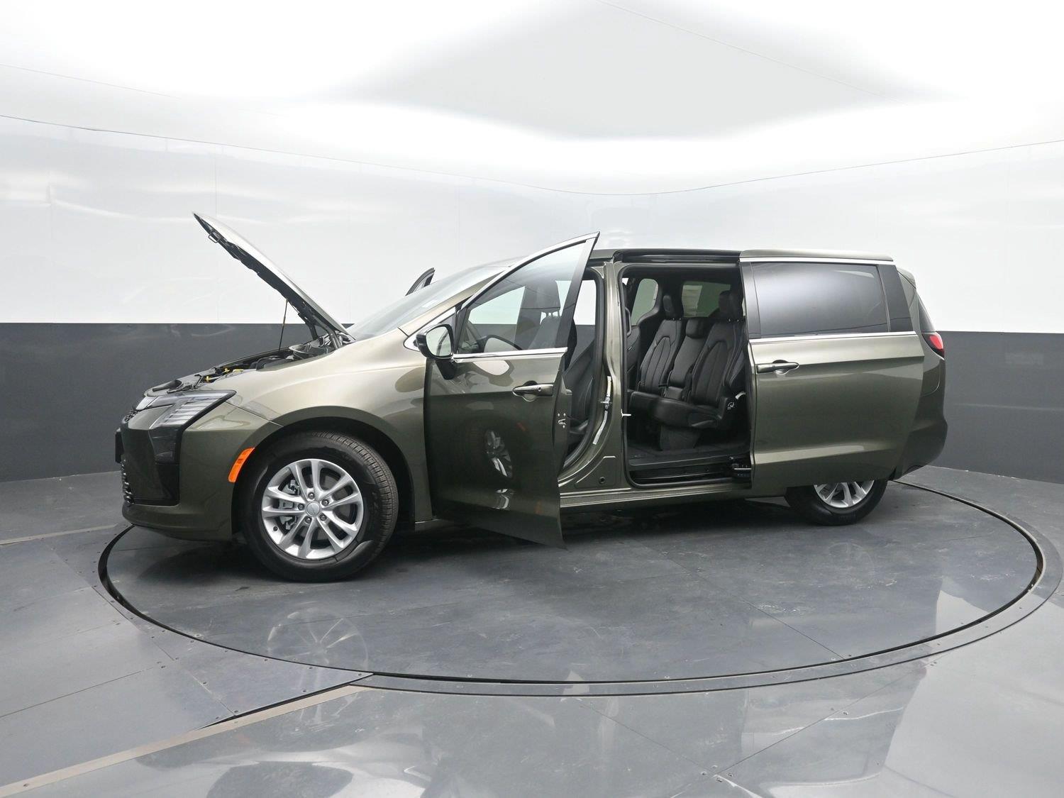 New 2027 Olive Green Pearlcoat Chrysler Select image 46