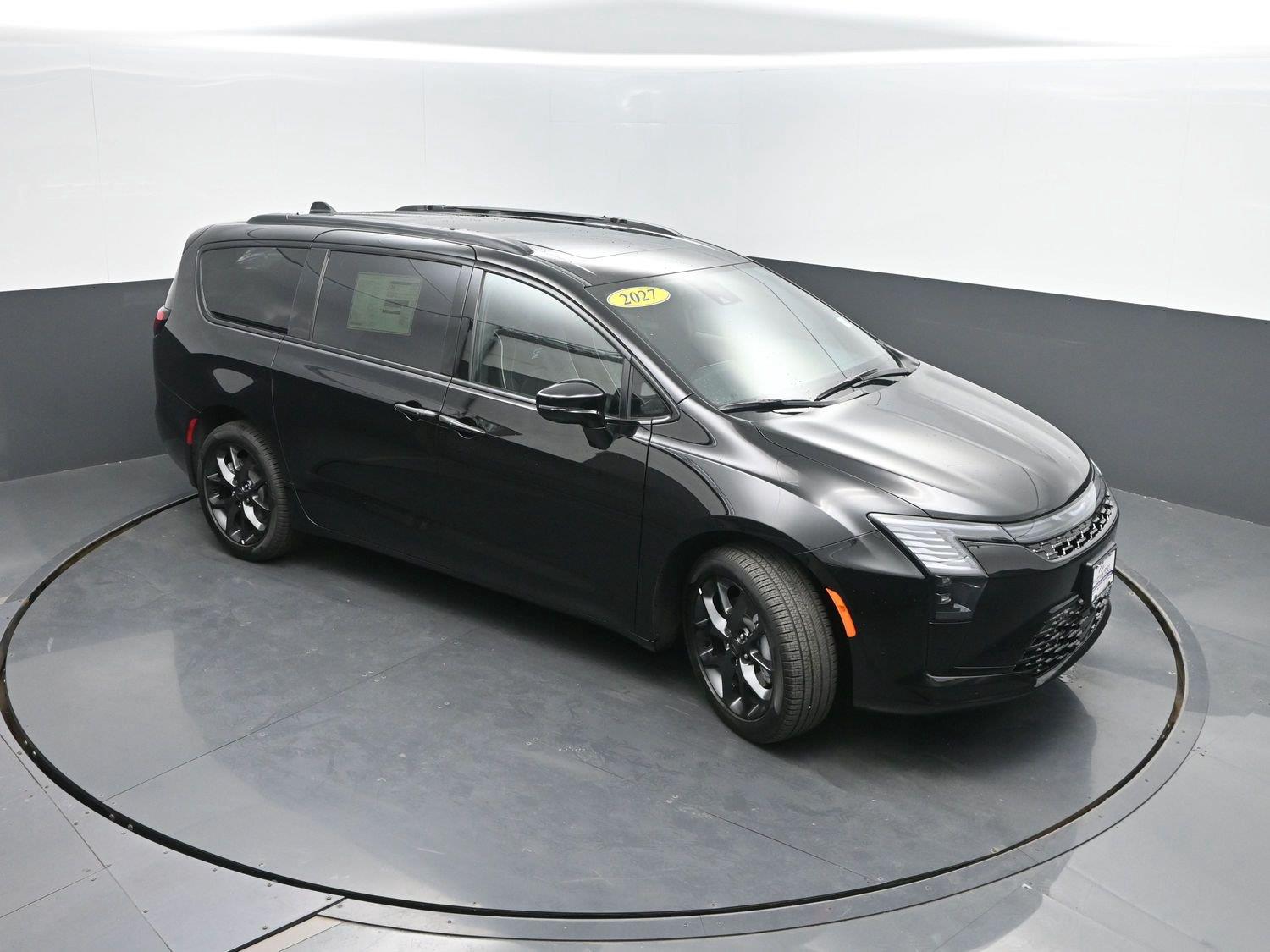 New 2027 Diamond Black Crystal Pearlcoat Chrysler Limited image 40