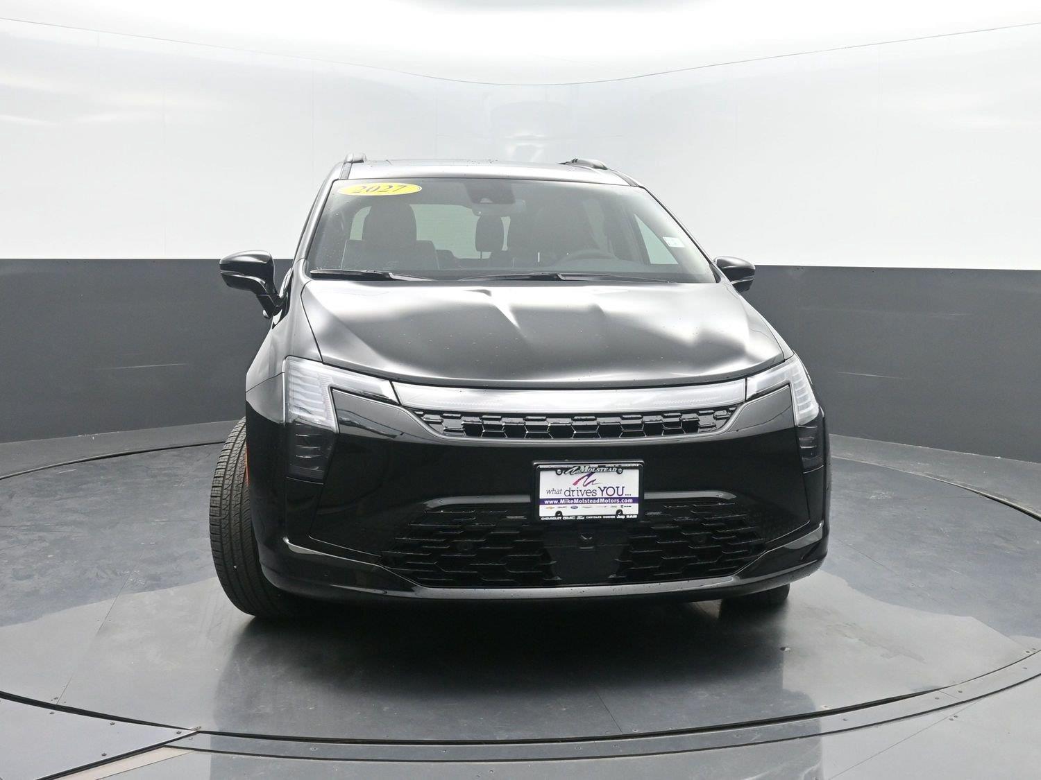 New 2027 Diamond Black Crystal Pearlcoat Chrysler Limited image 43