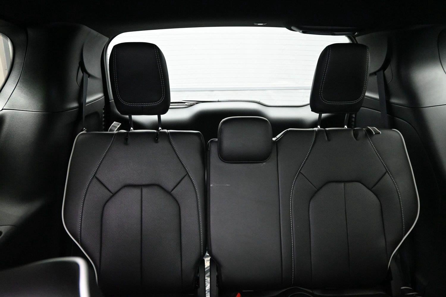 New 2027 Diamond Black Crystal Pearlcoat Chrysler Limited image 14