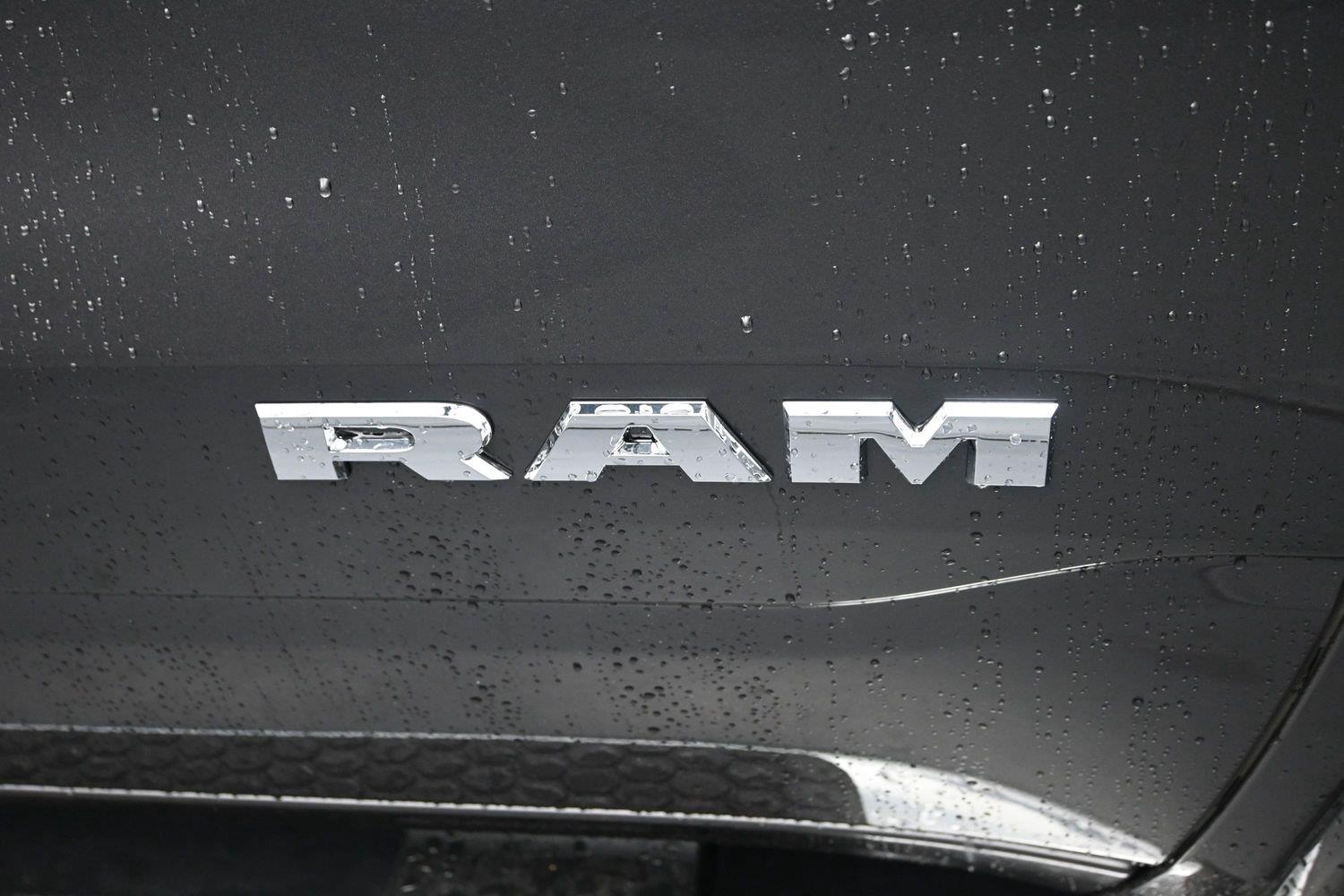 New 2027 Granite Crystal Metallic Clearcoat Ram Laramie image 8