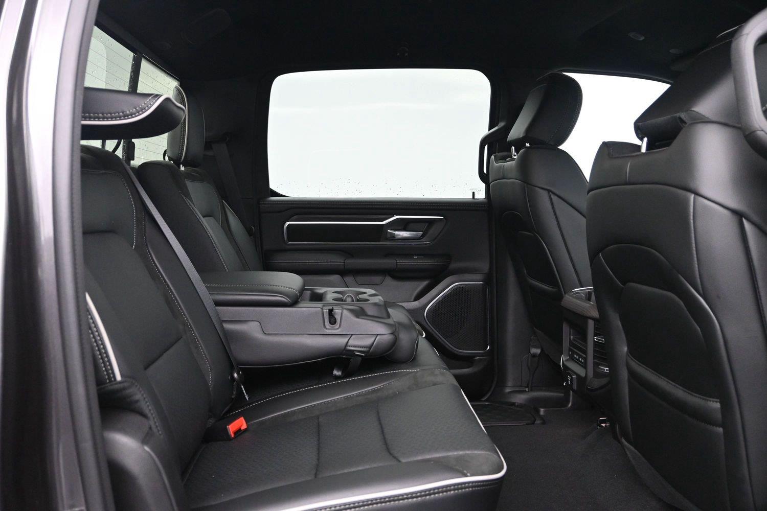 New 2027 Granite Crystal Metallic Clearcoat Ram Laramie image 13