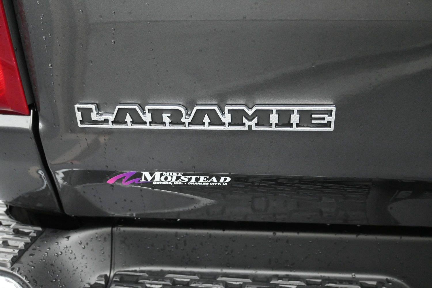 New 2027 Granite Crystal Metallic Clearcoat Ram Laramie image 18