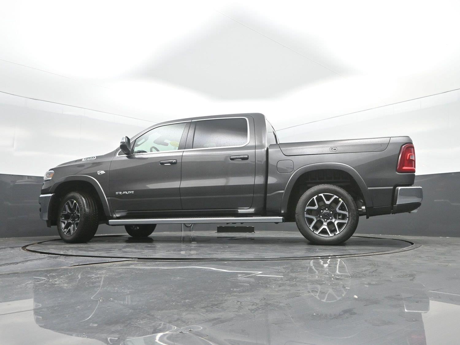 New 2027 Granite Crystal Metallic Clearcoat Ram Laramie image 38