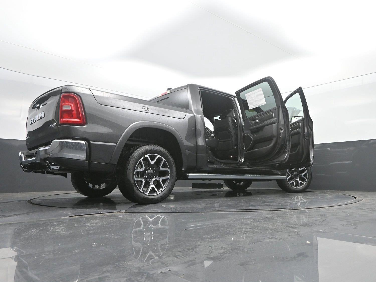 New 2027 Granite Crystal Metallic Clearcoat Ram Laramie image 54