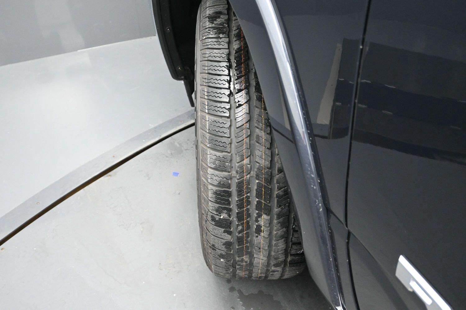 New 2027 BLUE Ram Laramie image 5