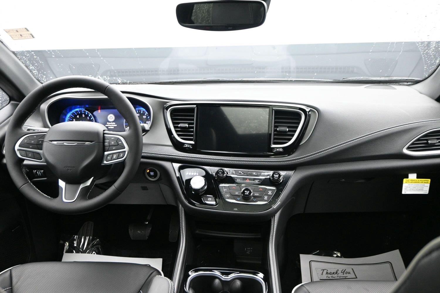 New 2027 Bright White Clearcoat Chrysler Limited image 13