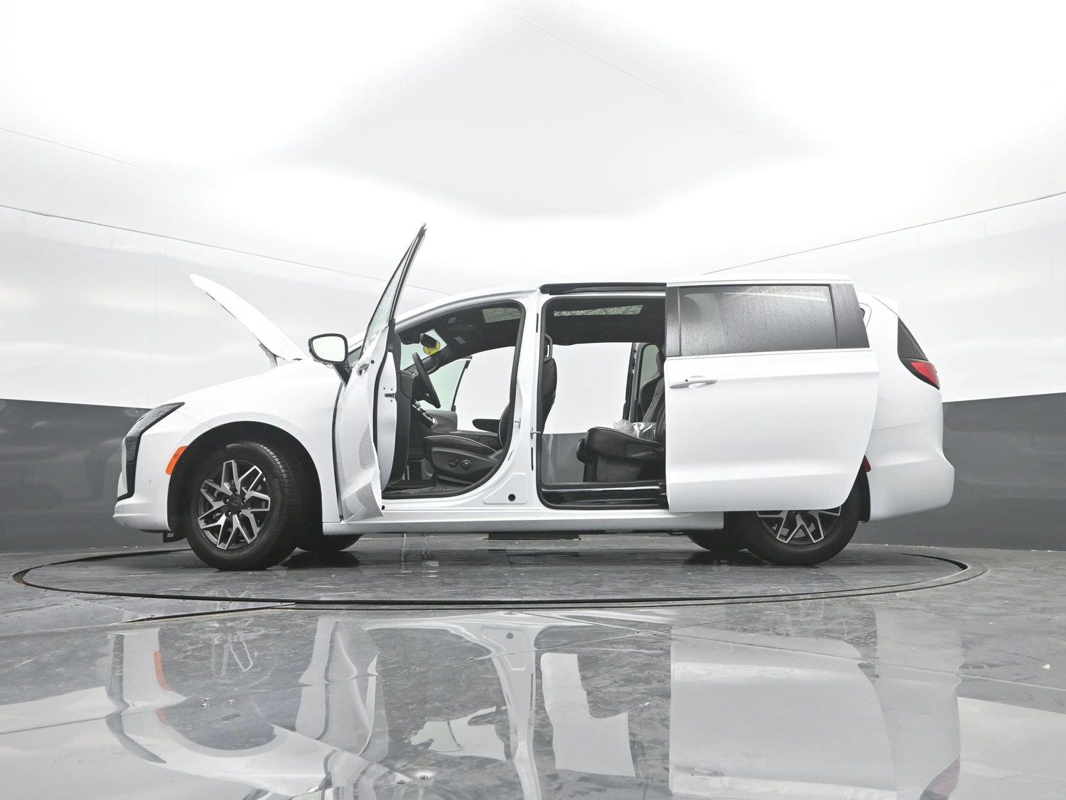 New 2027 Bright White Clearcoat Chrysler Limited image 52