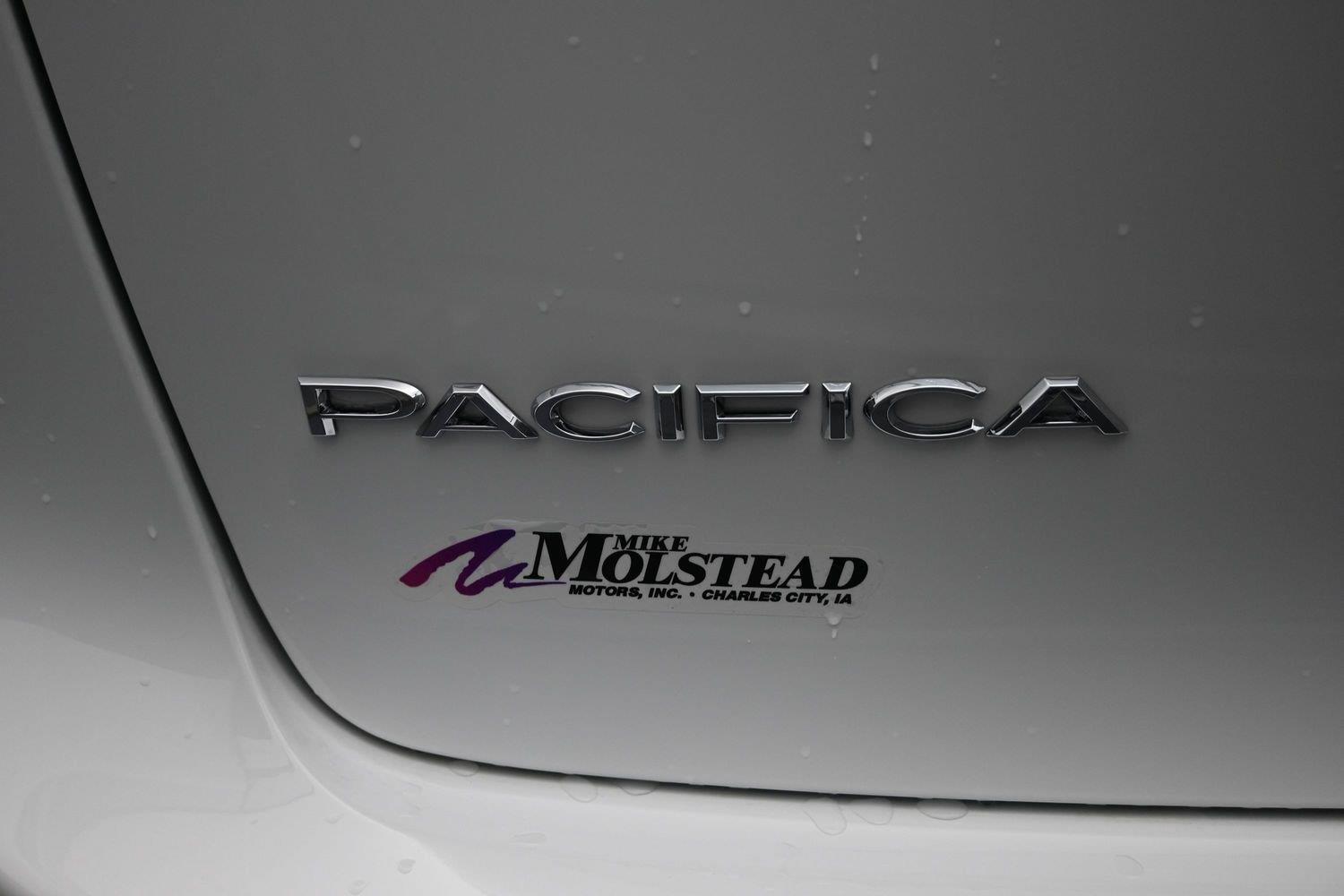 New 2027 Bright White Clearcoat Chrysler Select image 14