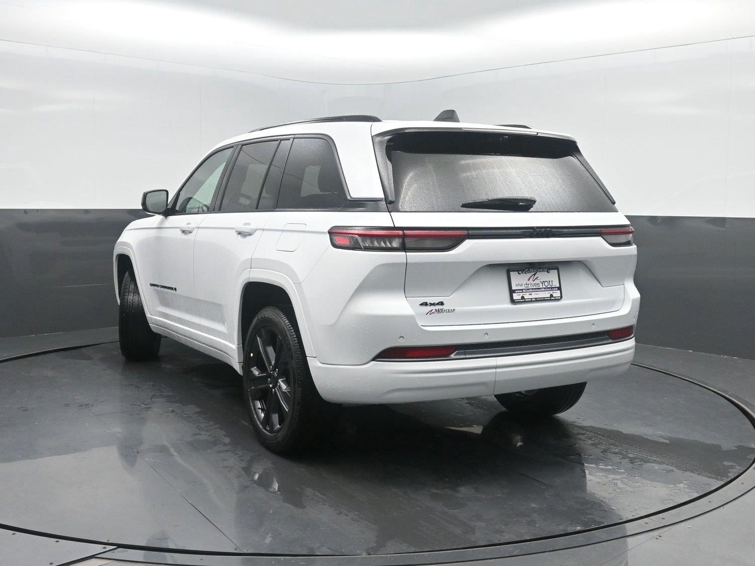 New 2027 Bright White Clearcoat Jeep Limited Reserve image 43