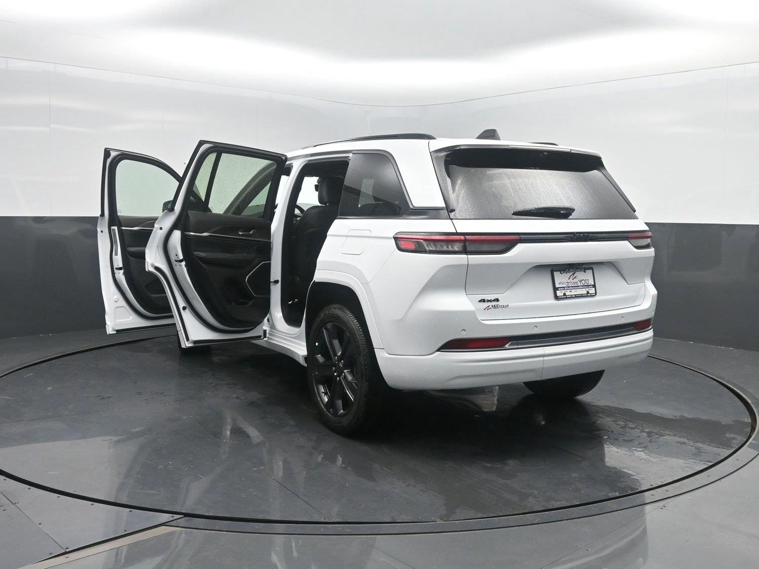 New 2027 Bright White Clearcoat Jeep Limited Reserve image 46